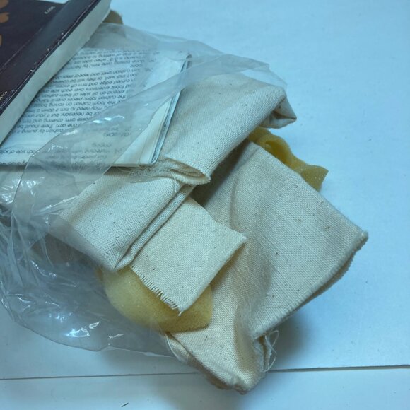 Millie August Miniatures Curved Back Sofa #3077 Vintage open box Dollhouse - Picture 6 of 6